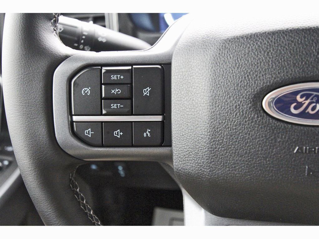 Used 2025 Ford F250 Lariat w/ Black Appearance Package image 23