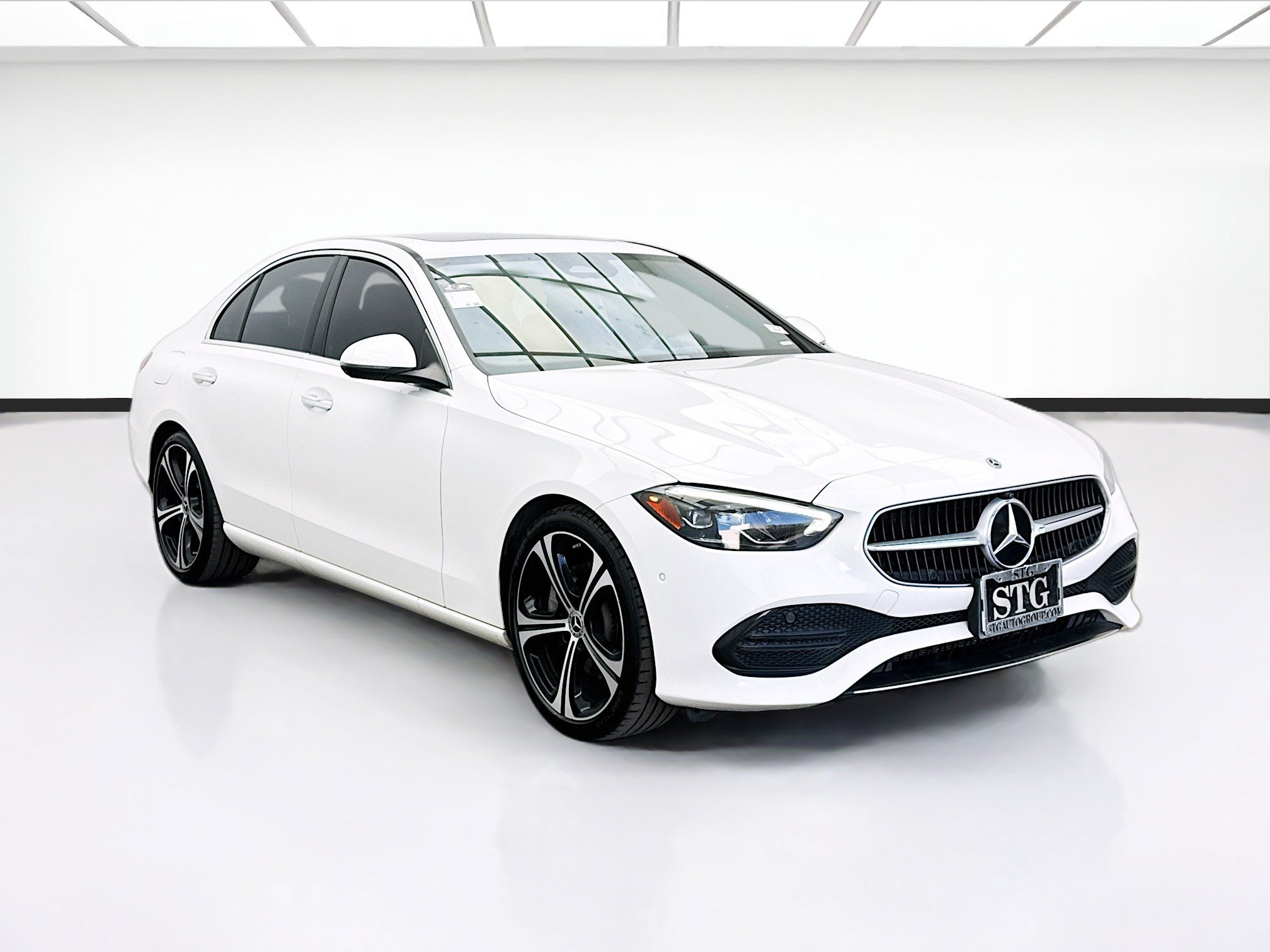 Used 2022 Mercedes-Benz C 300 Sedan w/ Exclusive Trim Package image 3