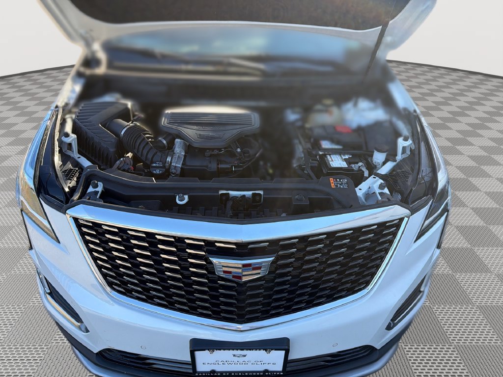 Used 2022 Cadillac XT5 Premium Luxury w/ Technology Package AWD/4WD image 18