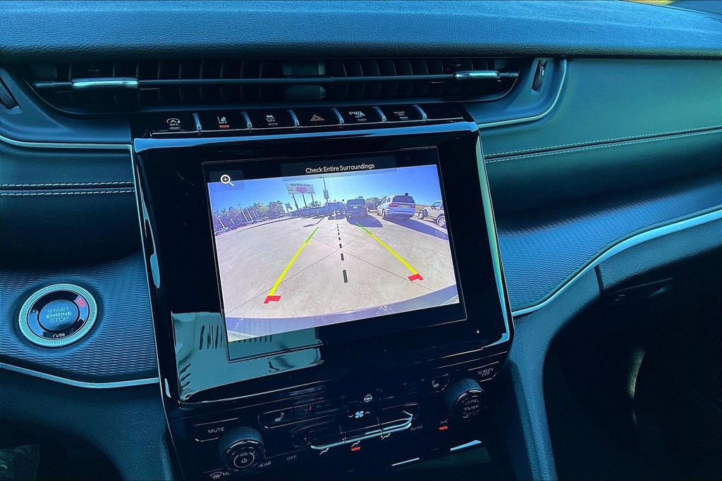 Used 2024 Jeep Grand Cherokee L Altitude image 21