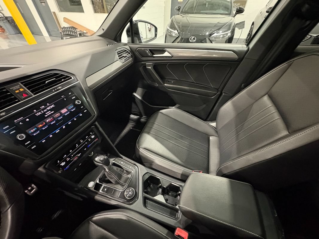 Used 2022 Volkswagen Tiguan SE R-Line AWD/4WD image 28