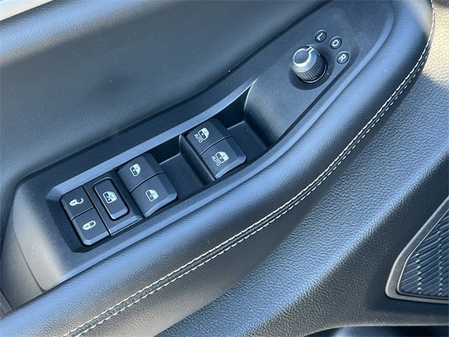 Certified 2023 Jeep Grand Cherokee Limited w/ Black Appearance Package image 16