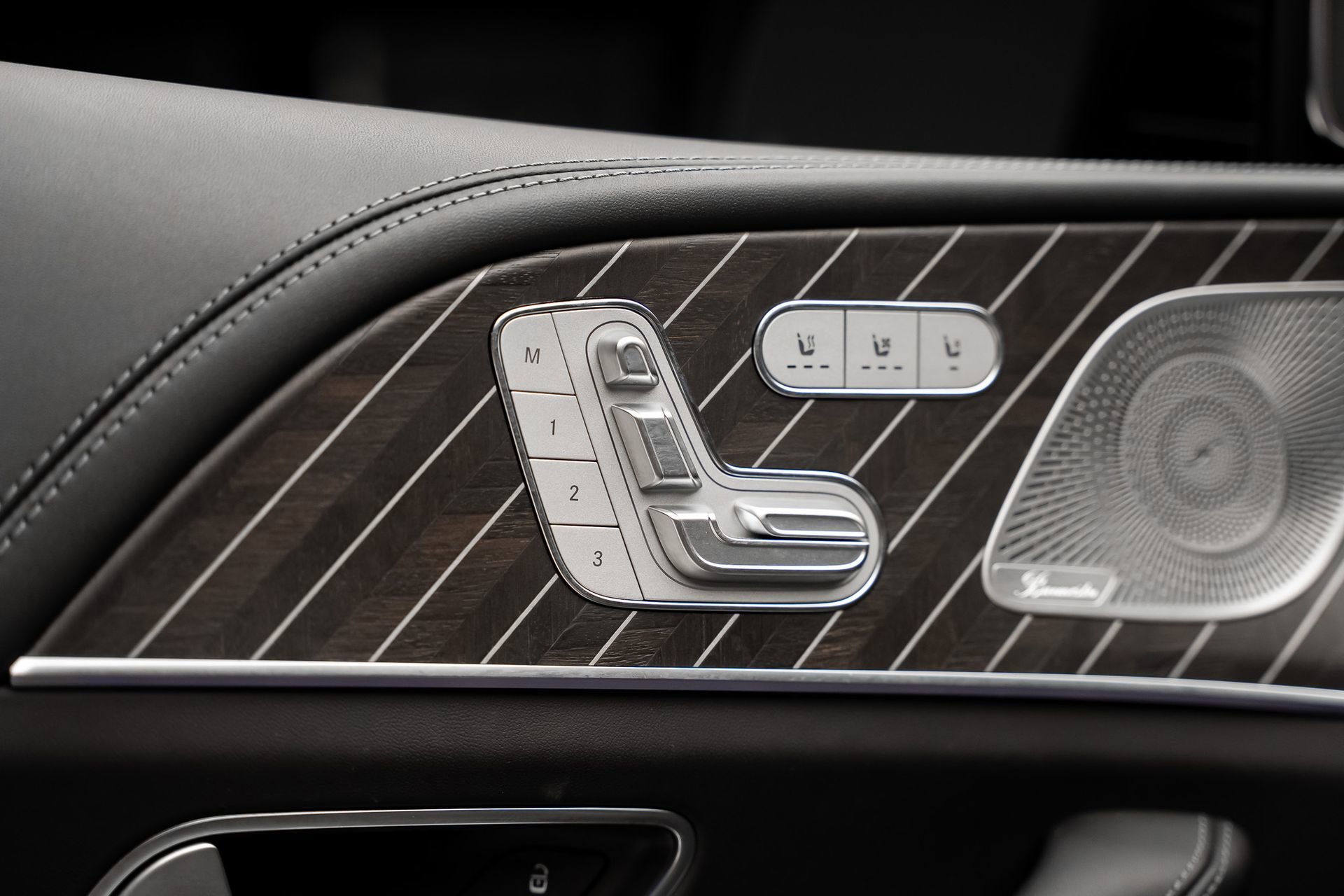 Used 2025 Mercedes-Benz Maybach GLS 600 4MATIC image 59