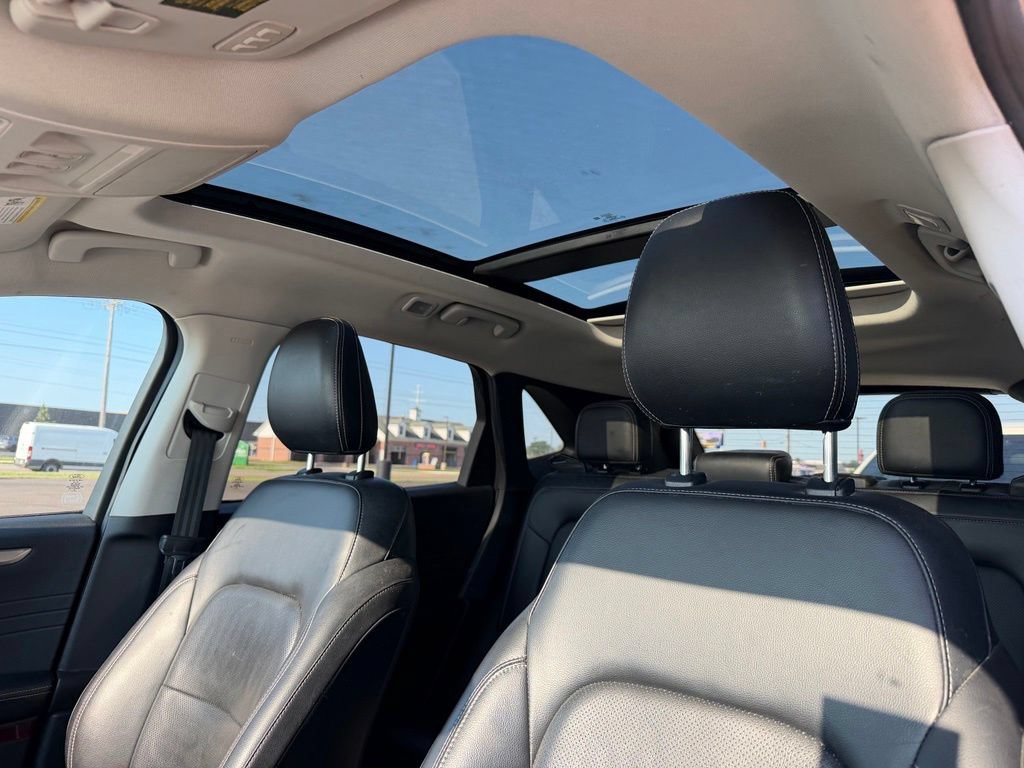 Used 2022 Ford Escape Titanium AWD/4WD image 15