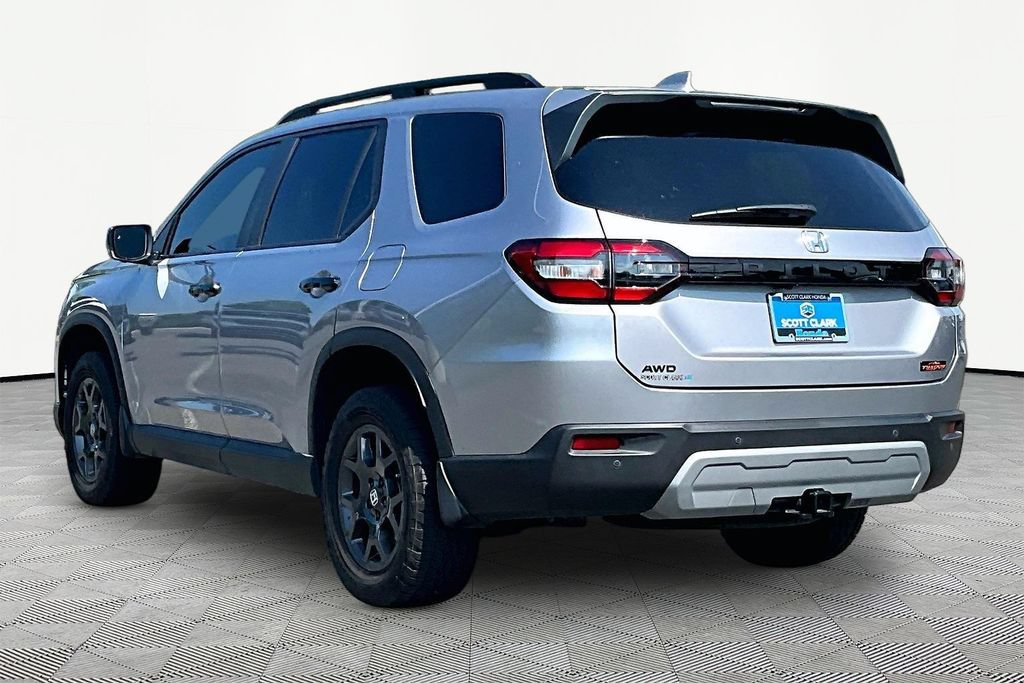 Certified 2025 Honda Pilot TrailSport image 4