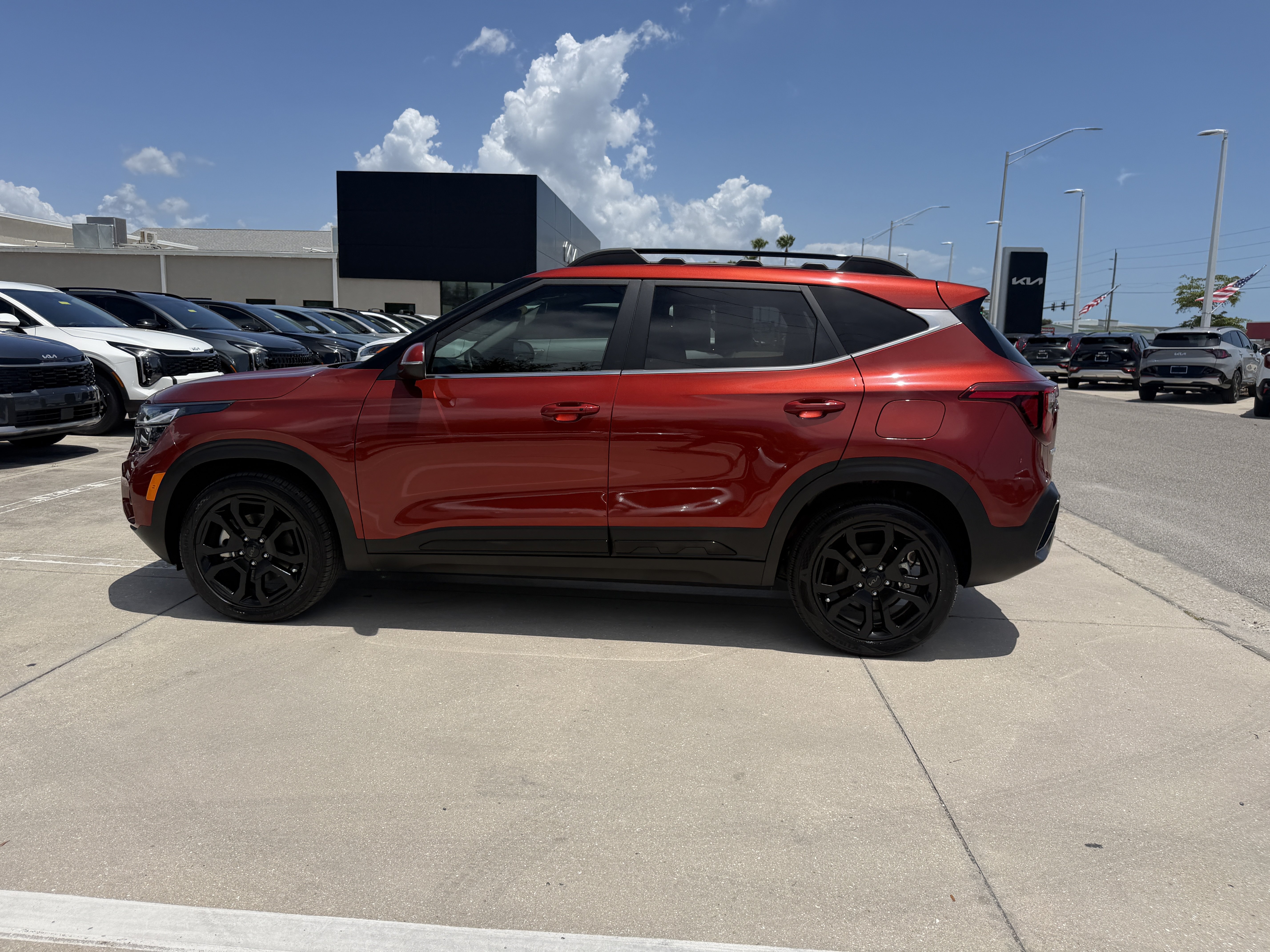 Certified 2025 Kia Seltos X-Line AWD/4WD image 6