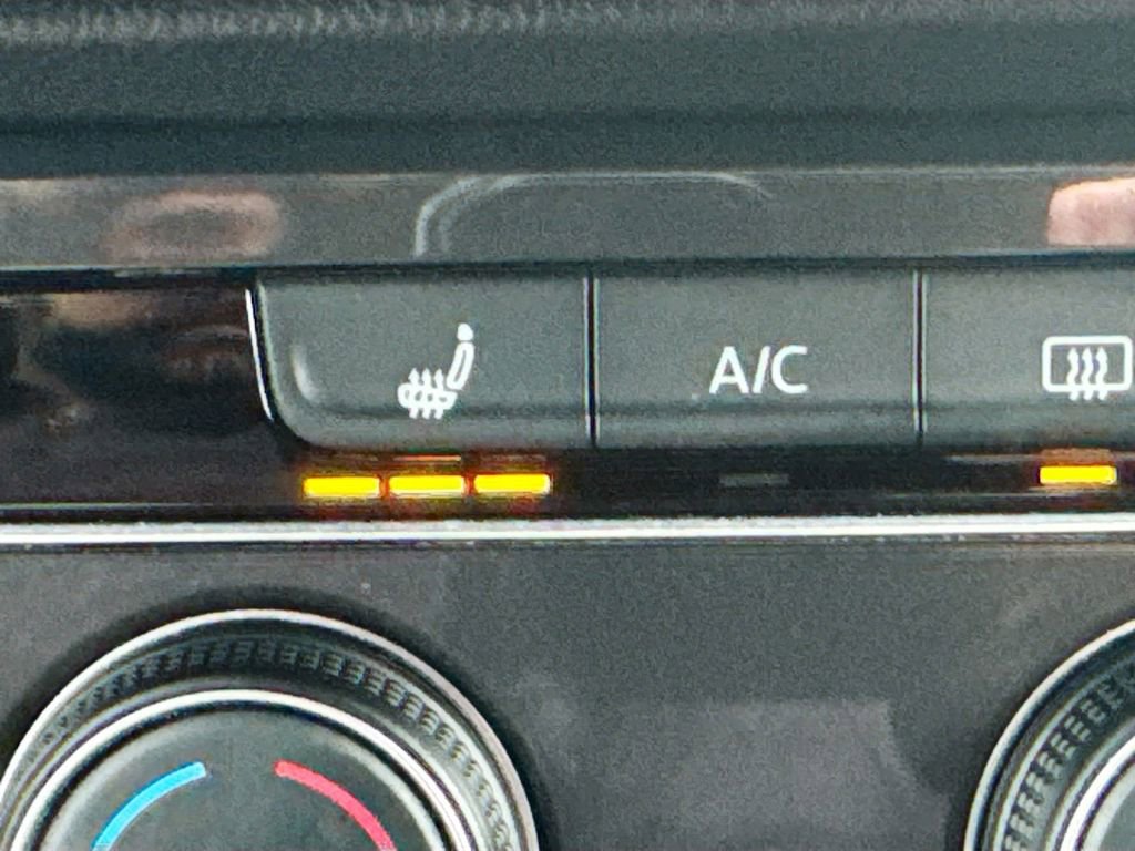 Used 2024 Volkswagen Tiguan SE image 21