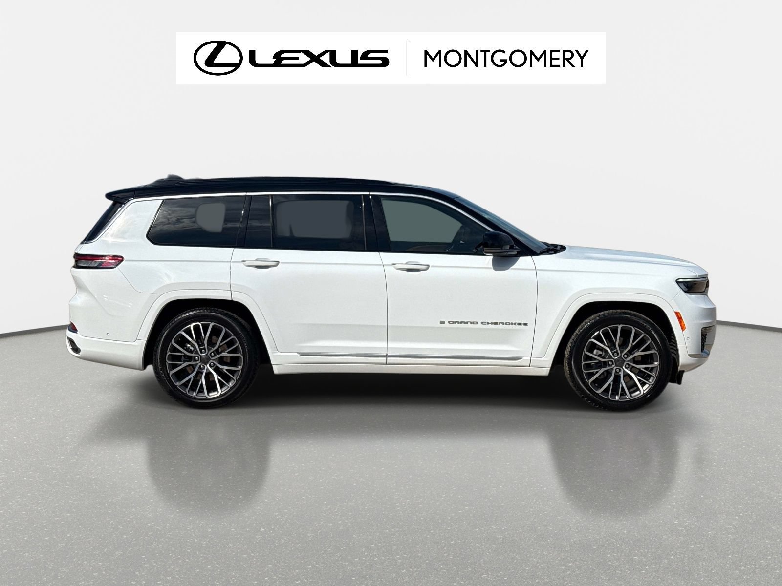 Used 2025 Jeep Grand Cherokee L Summit AWD/4WD image 2