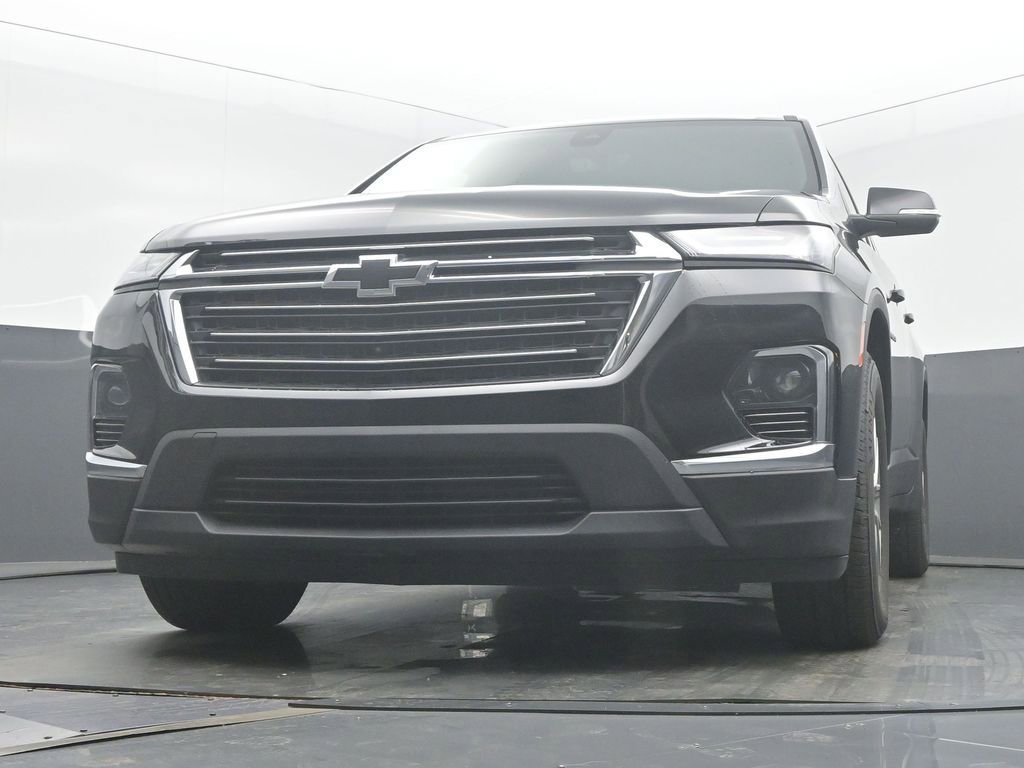 Used 2023 Chevrolet Traverse LT image 48