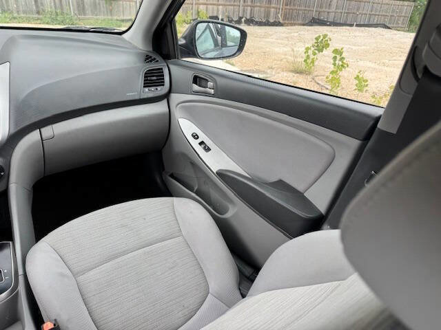 Used 2017 Hyundai Accent SE image 18