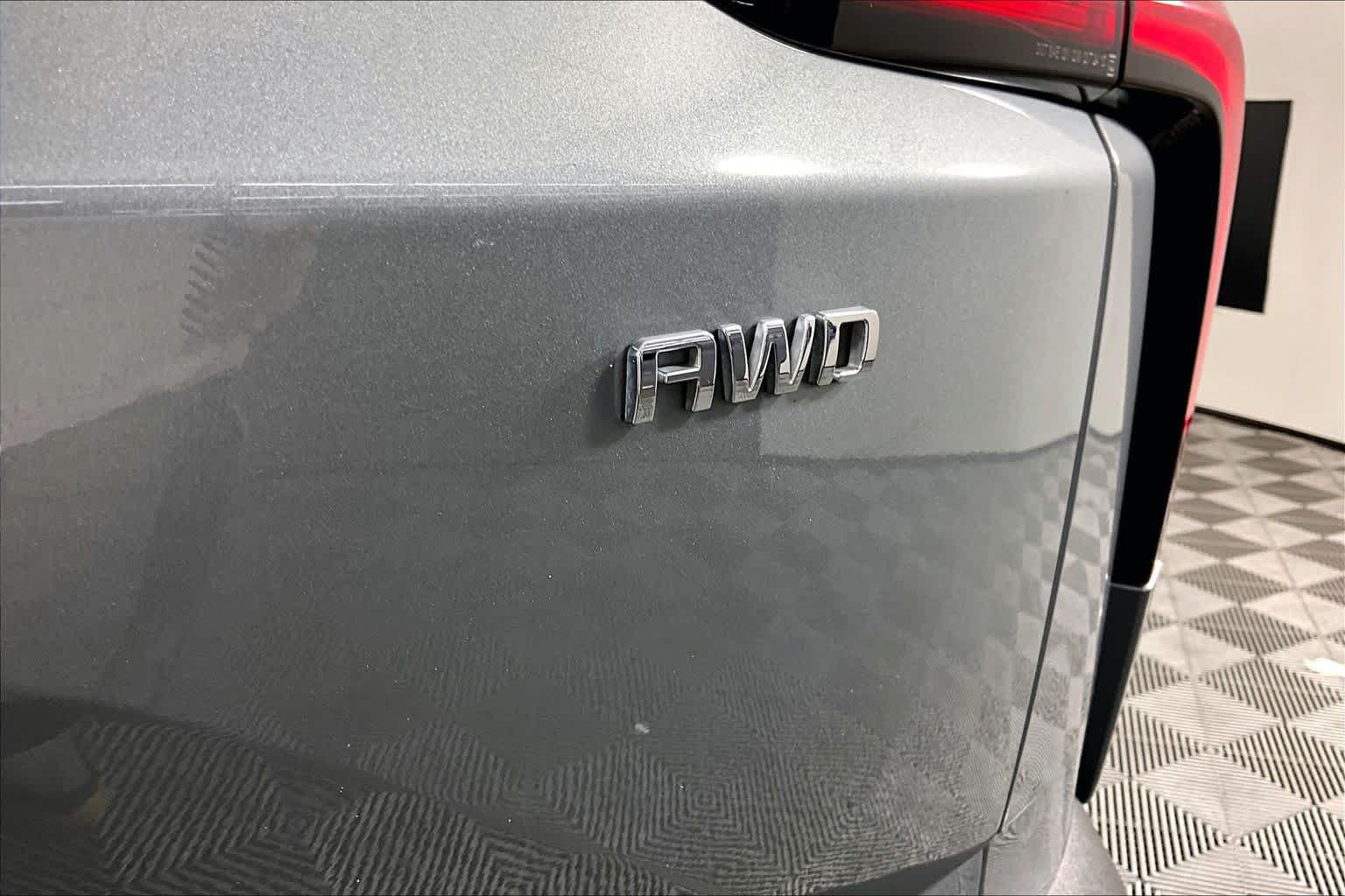 Used 2024 Chevrolet Blazer EV LT AWD/4WD image 9