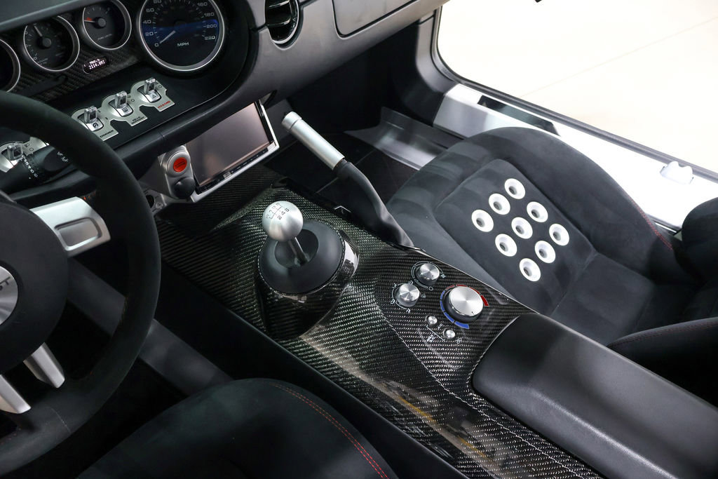 Used 2006 Ford GT RWD image 41