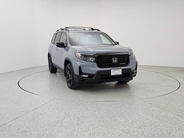 Used 2025 Honda Passport Black Edition image 2