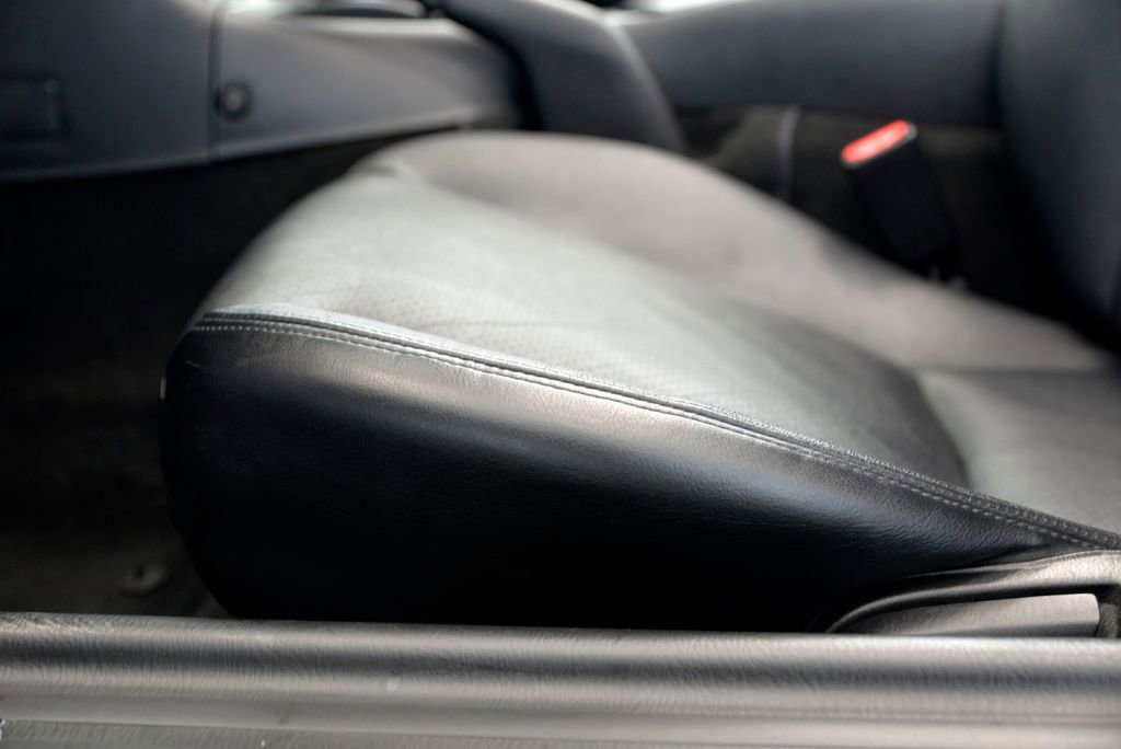 Used 2003 MAZDA MX-5 Miata RWD image 16