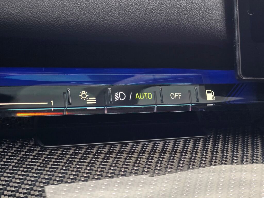 Used 2026 BMW M5 image 38