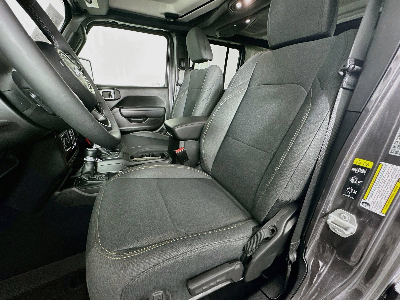 Used 2025 Jeep Wrangler Unlimited Sport AWD/4WD image 21