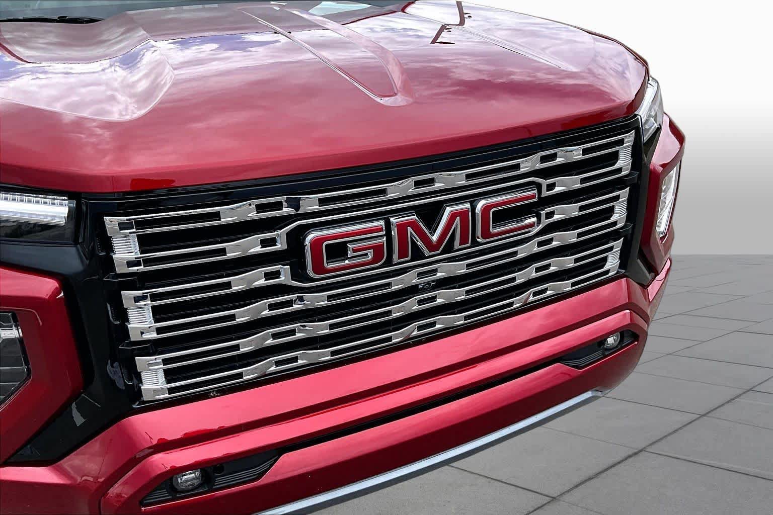 Used 2025 GMC Canyon Denali AWD/4WD image 30