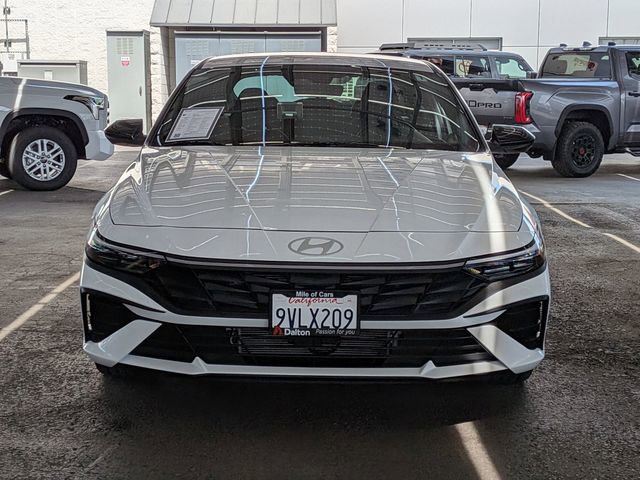 Used 2025 Hyundai Elantra SEL image 2