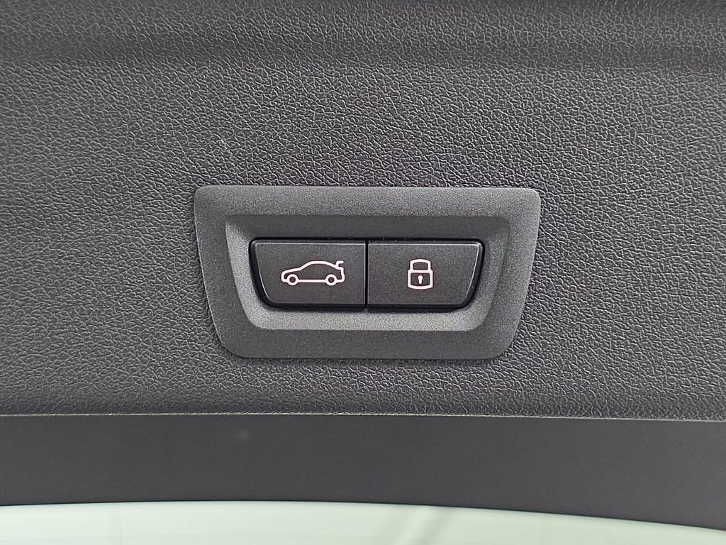 New 2026 BMW X6 xDrive40i image 13