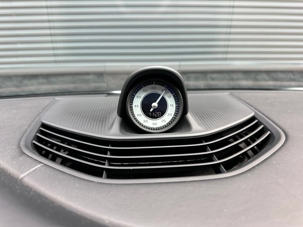 Certified 2022 Porsche Taycan Turbo S AWD/4WD image 31