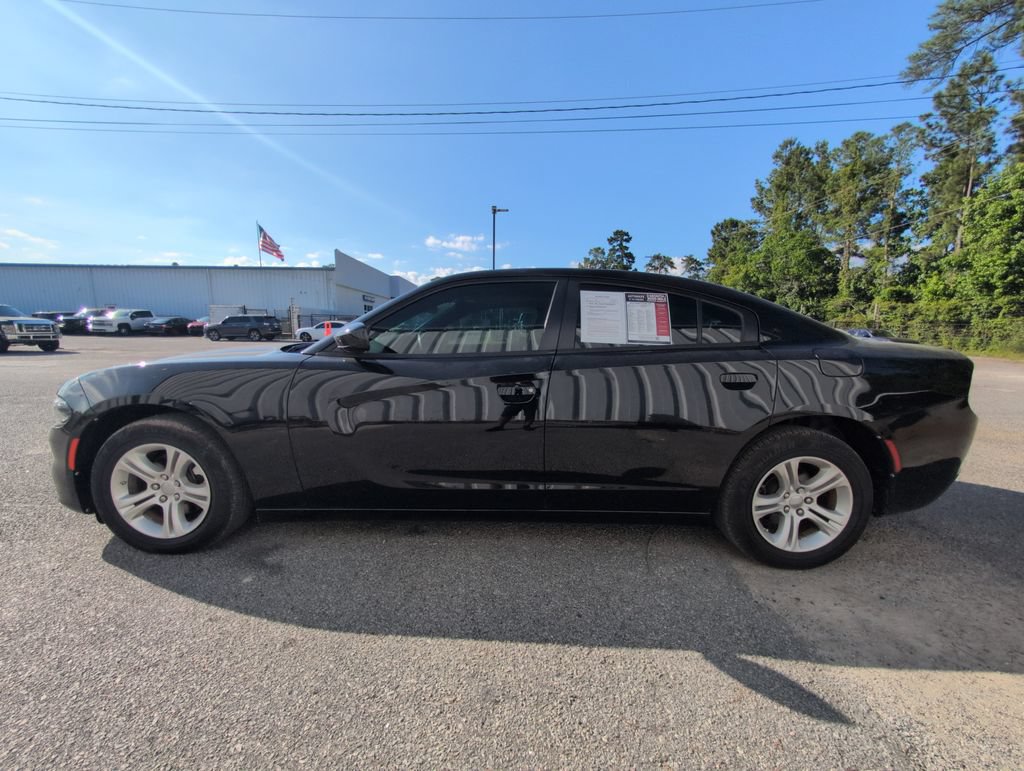 Used 2022 Dodge Charger SXT w/ Driver Convenience Group RWD image 5
