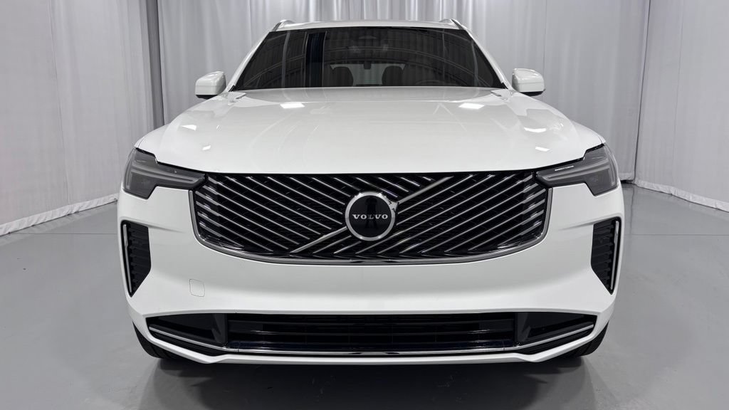 Certified 2025 Volvo XC90 B5 Core w/ Protection Package AWD/4WD image 3