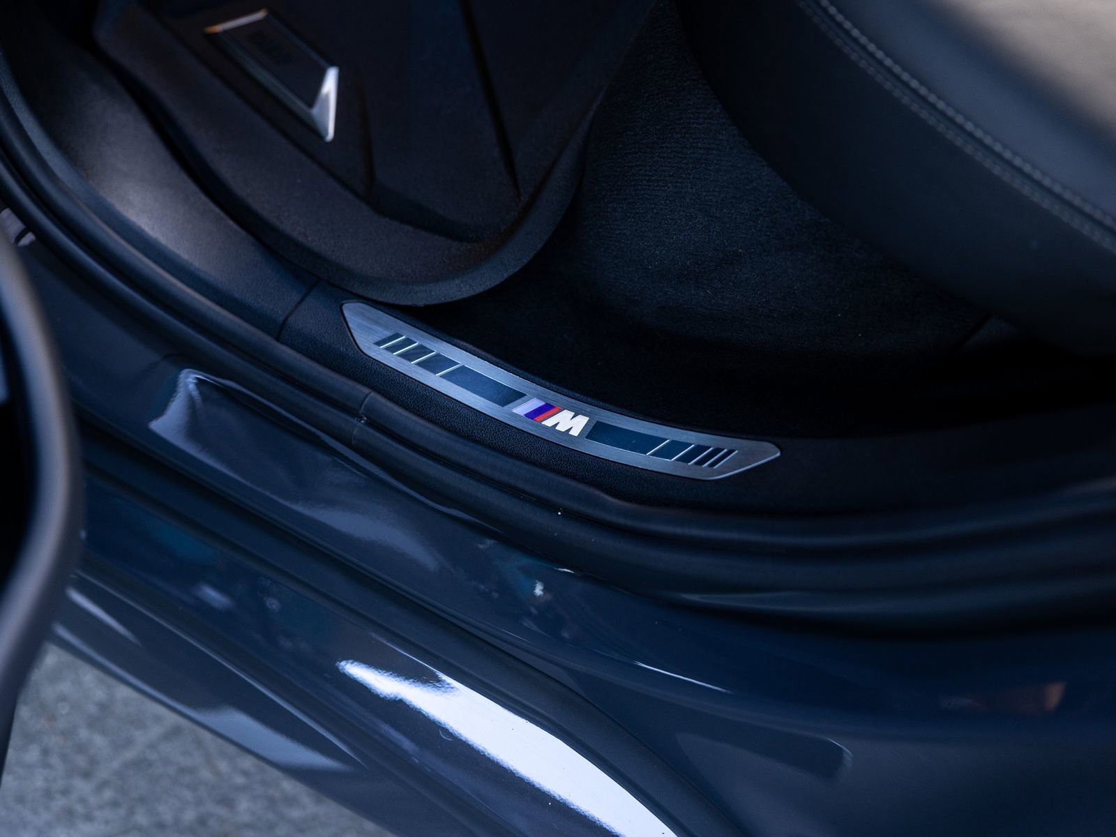 Used 2023 BMW X5 M50i w/ Climate Comfort Package image 32