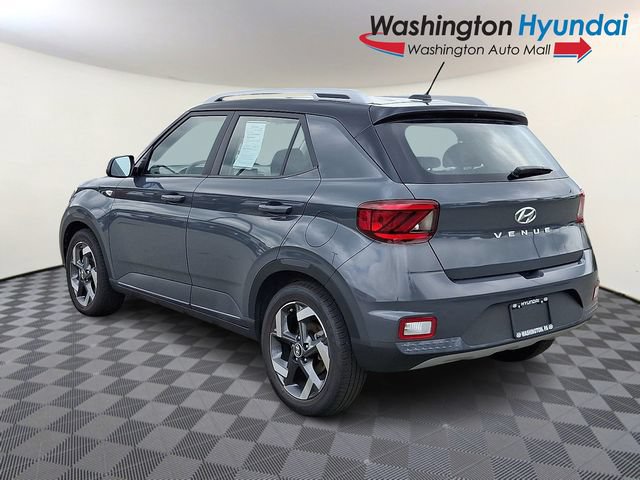 Certified 2026 Hyundai Venue SEL FWD image 4
