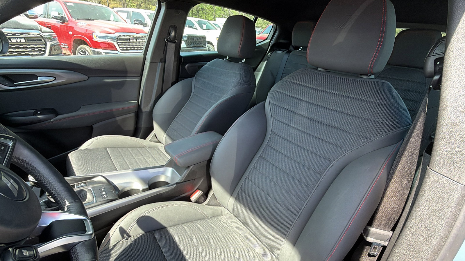 Used 2025 Dodge Hornet R/T w/ Tech Pack image 17