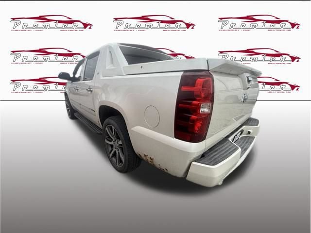 Used 2012 Chevrolet Avalanche LTZ AWD/4WD image 10