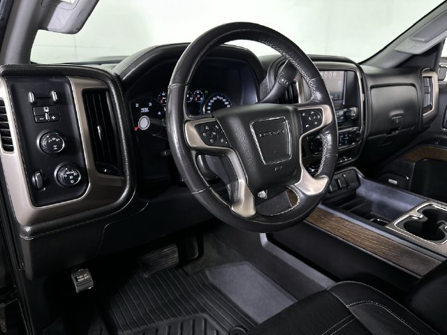 Used 2018 GMC Sierra 2500 Denali w/ Duramax Plus Package AWD/4WD image 10