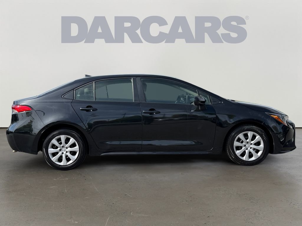Used 2022 Toyota Corolla LE image 6