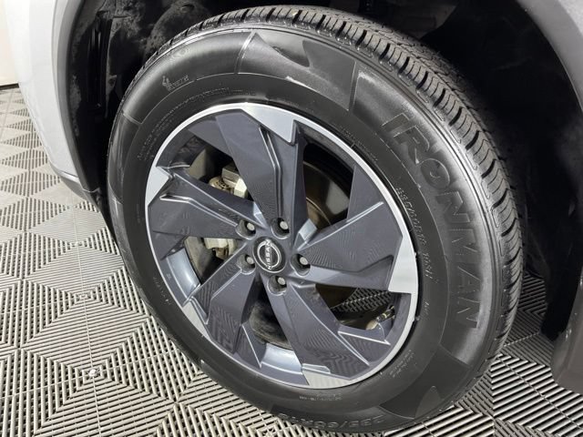 Used 2024 Nissan Rogue SV FWD image 14
