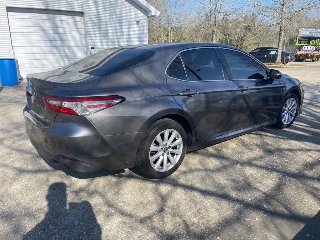 Used 2018 Toyota Camry LE image 5