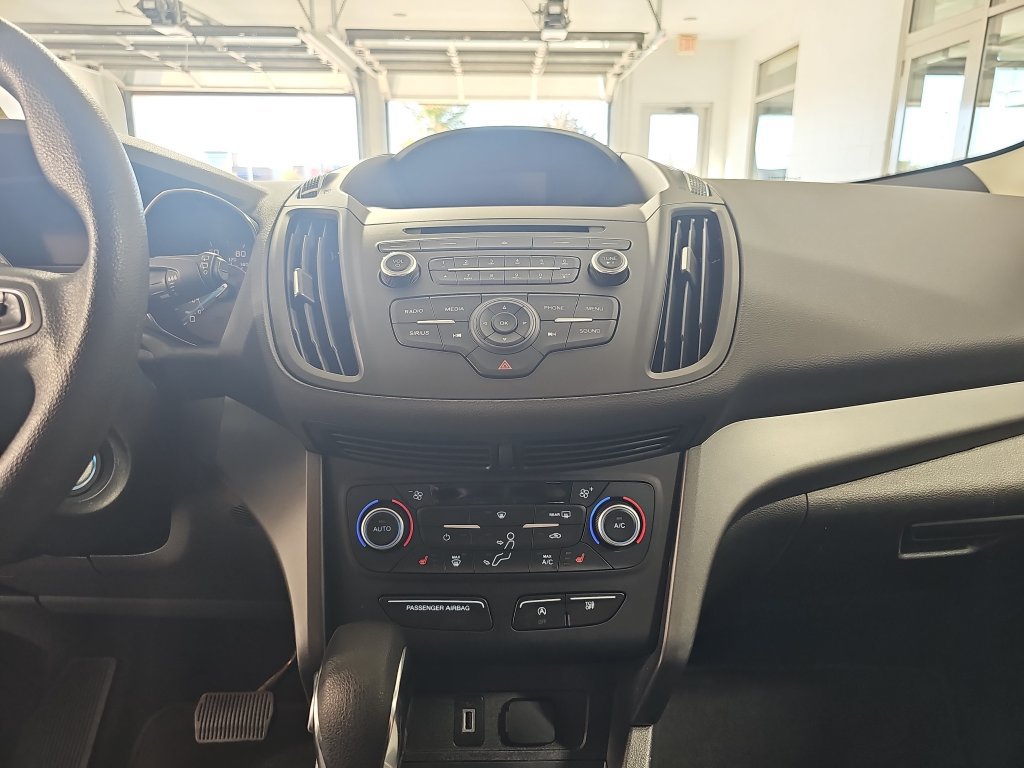 Used 2018 Ford Escape SE FWD image 25