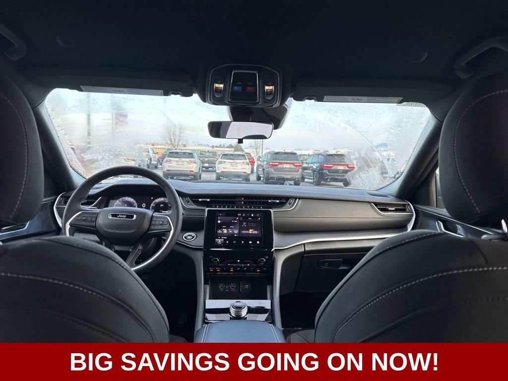 New 2025 Jeep Grand Cherokee L Laredo image 39