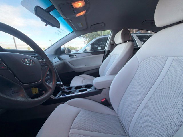 Used 2017 Hyundai Sonata SE w/ Cargo Package FWD image 7