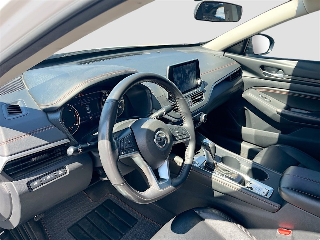 Used 2022 Nissan Altima 2.5 SR image 9