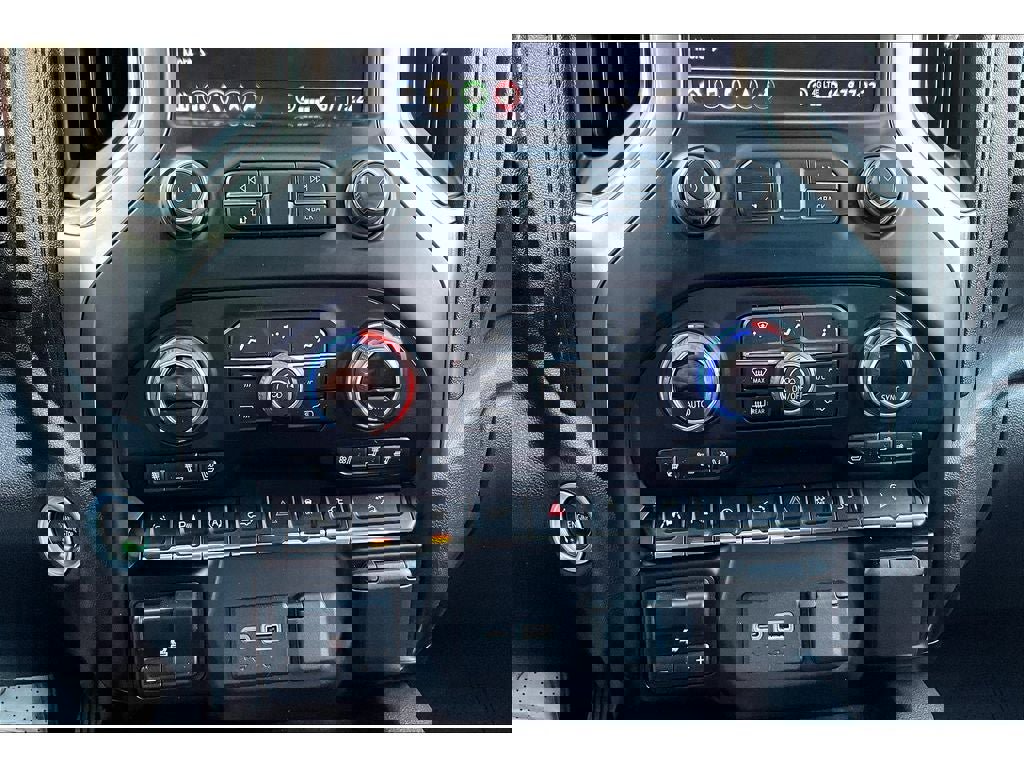 Used 2021 Chevrolet Silverado 1500 LTZ w/ LTZ Premium Package image 25