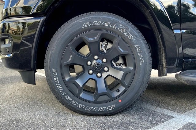 New 2026 RAM 1500 4x4 Crew Cab image 12