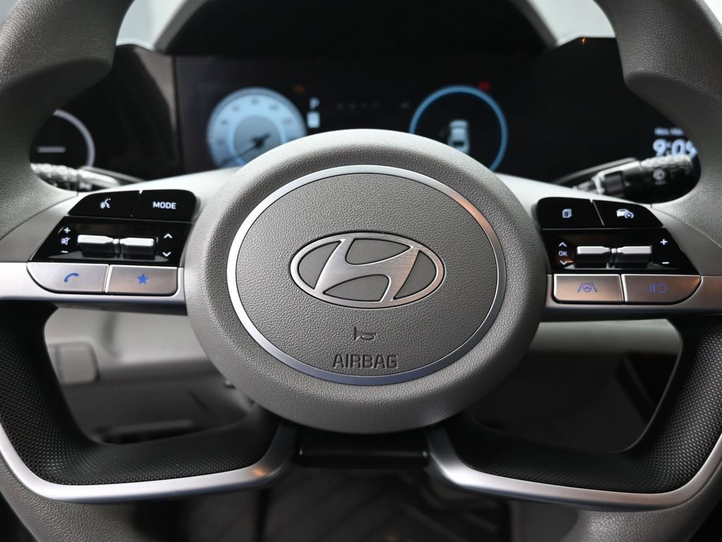 Used 2024 Hyundai Elantra SEL image 11