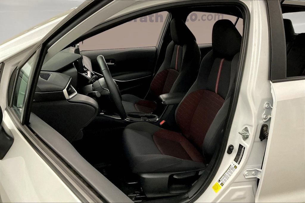 Used 2024 Toyota Corolla SE image 28