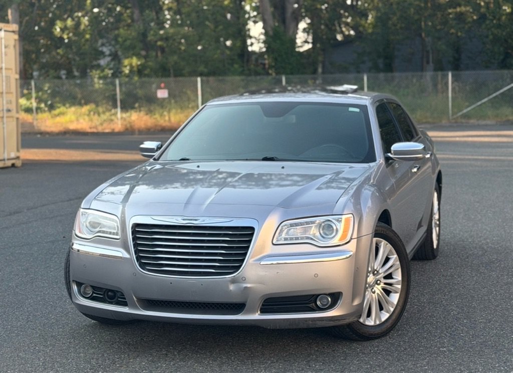 Used 2014 Chrysler 300 C w/ Beats Audio Group
