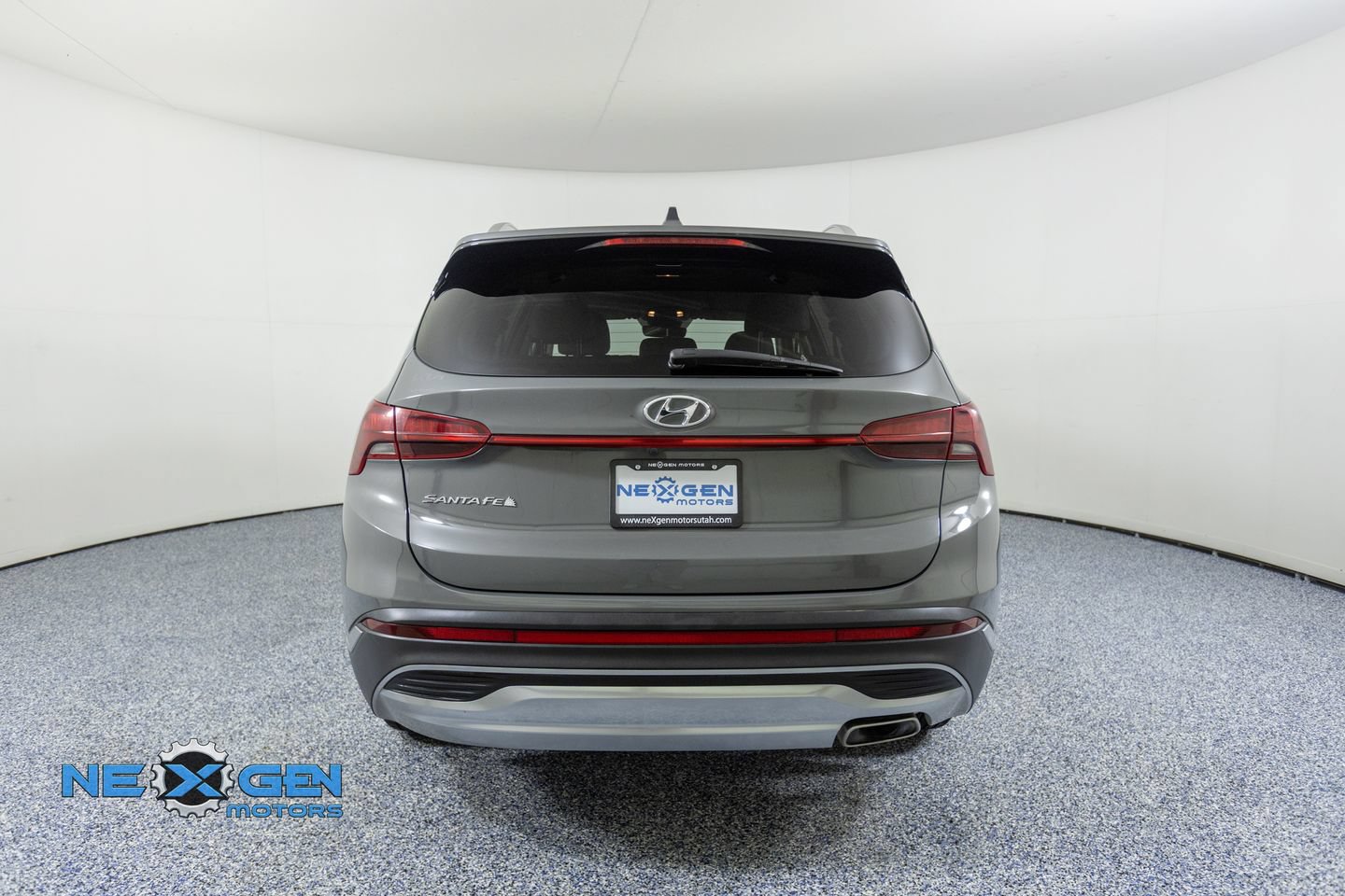 Used 2022 Hyundai Santa Fe SEL w/ Convenience Package FWD image 6