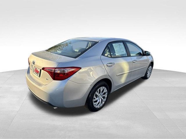 Used 2017 Toyota Corolla LE w/ Carpet Mat Package (TMS) FWD image 4