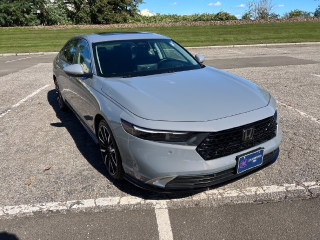 Used 2025 Honda Accord Touring image 2