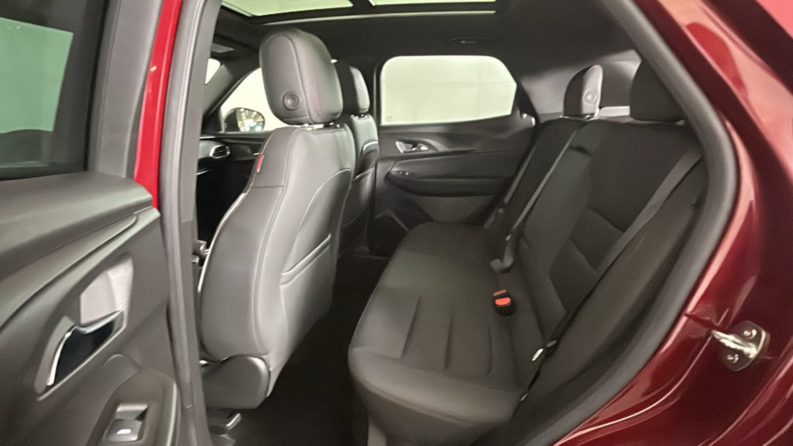 Used 2023 Chevrolet TrailBlazer RS w/ Sun and Liftgate Package FWD image 26