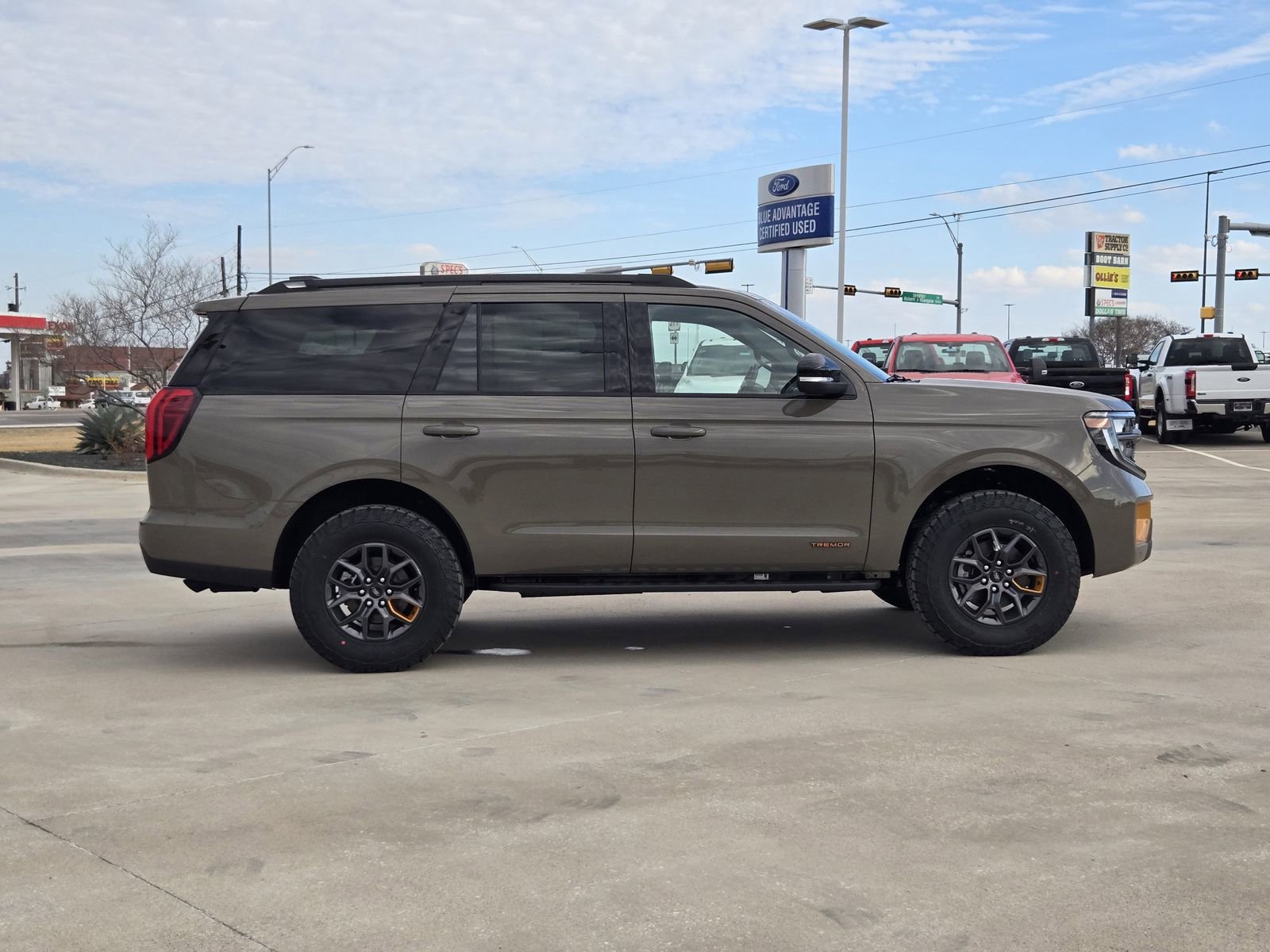 New 2026 Ford Expedition Tremor image 7