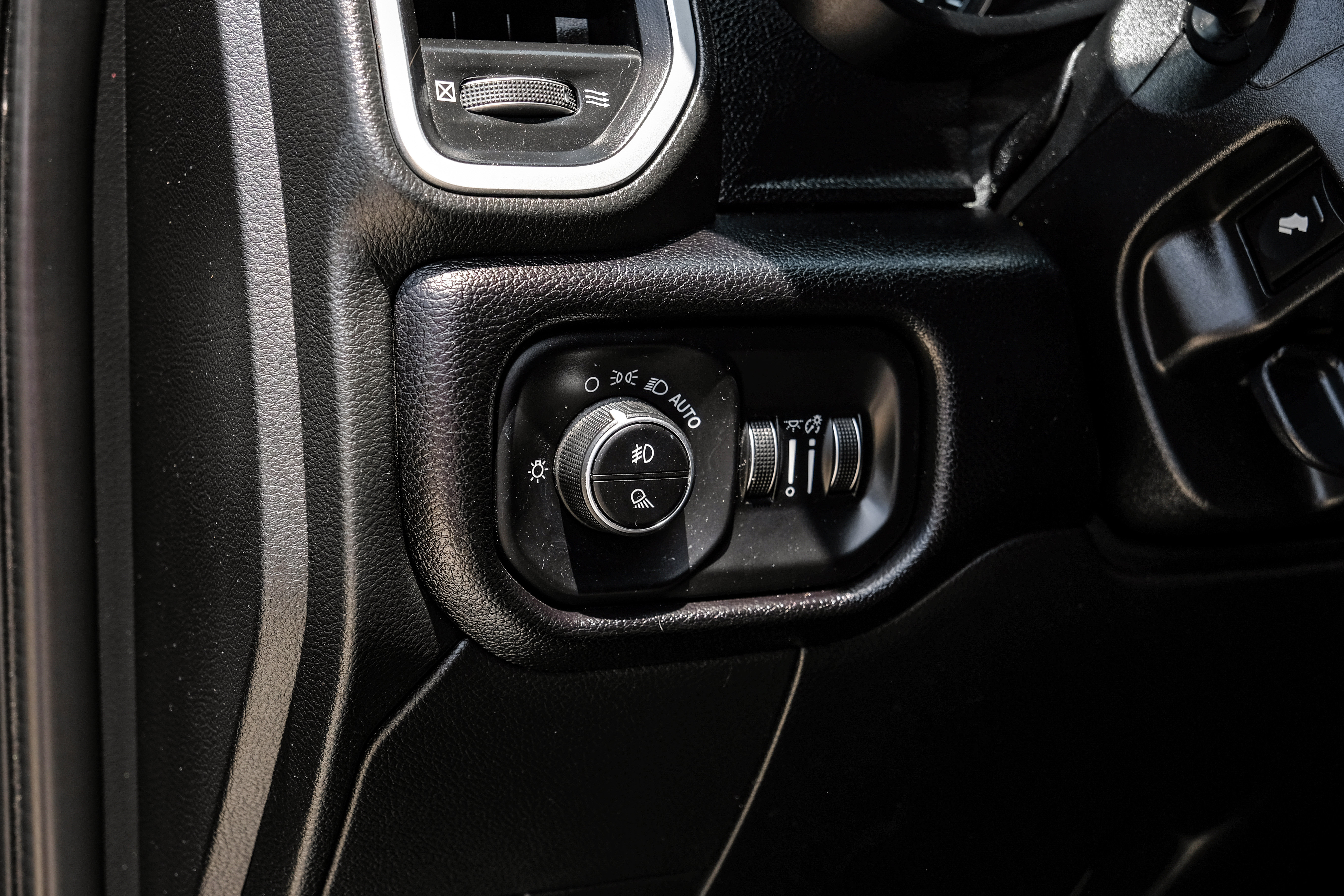 Used 2020 RAM 2500 Lone Star w/ Night Edition AWD/4WD image 27