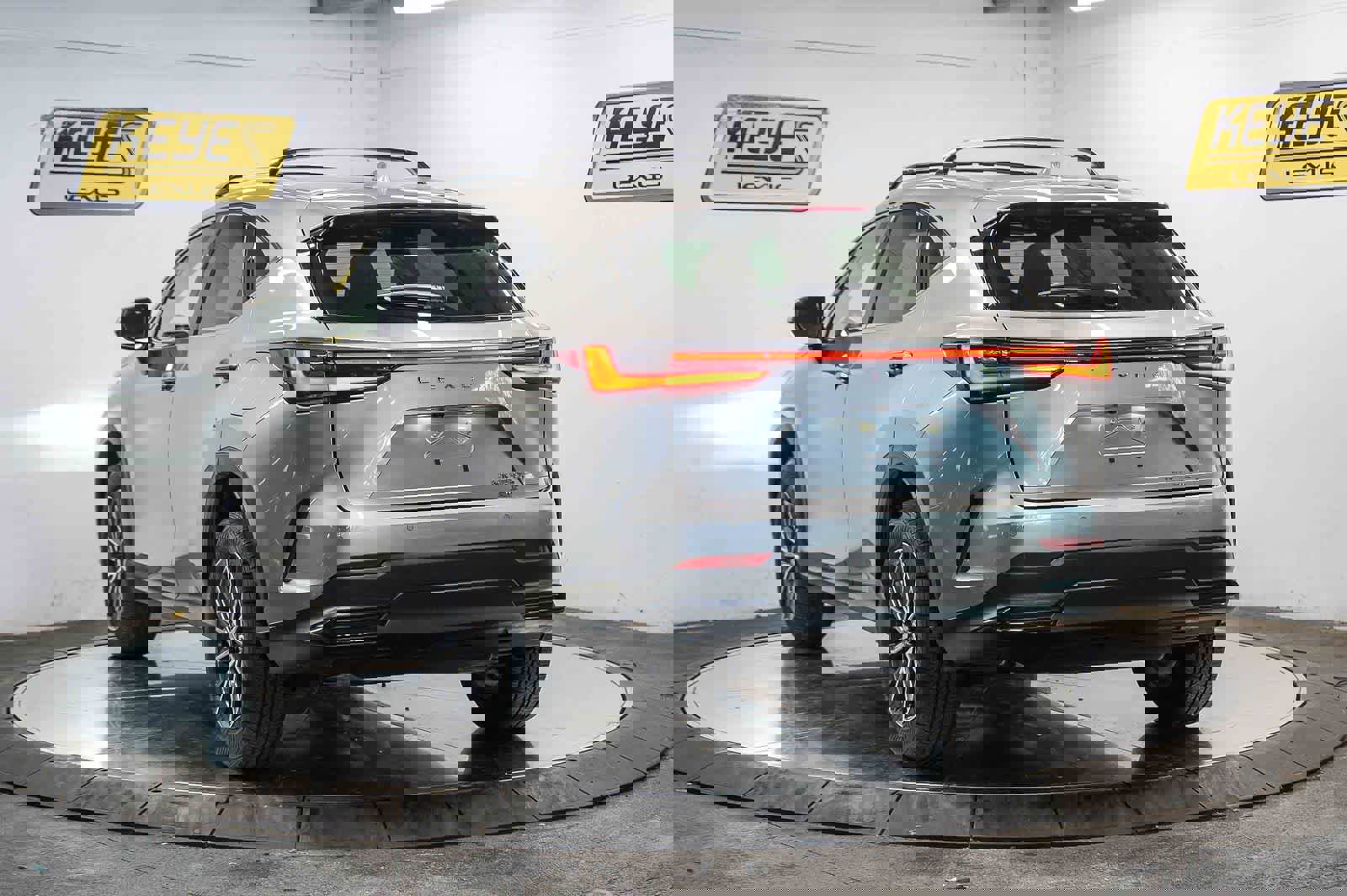 Used 2024 Lexus NX 350h AWD image 2